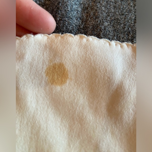 Vintage off-white gloves w/ embroidered detail - Picture 5 of 9